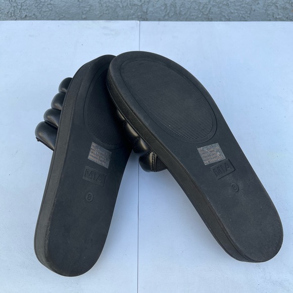 MIA Black Sandals - Picture 5 of 5